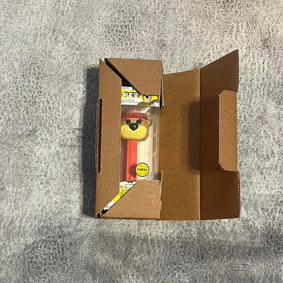 Funko Pop Pez Red Yogi Bear Chase Limited Edition New in Box - Picture 2 of 7